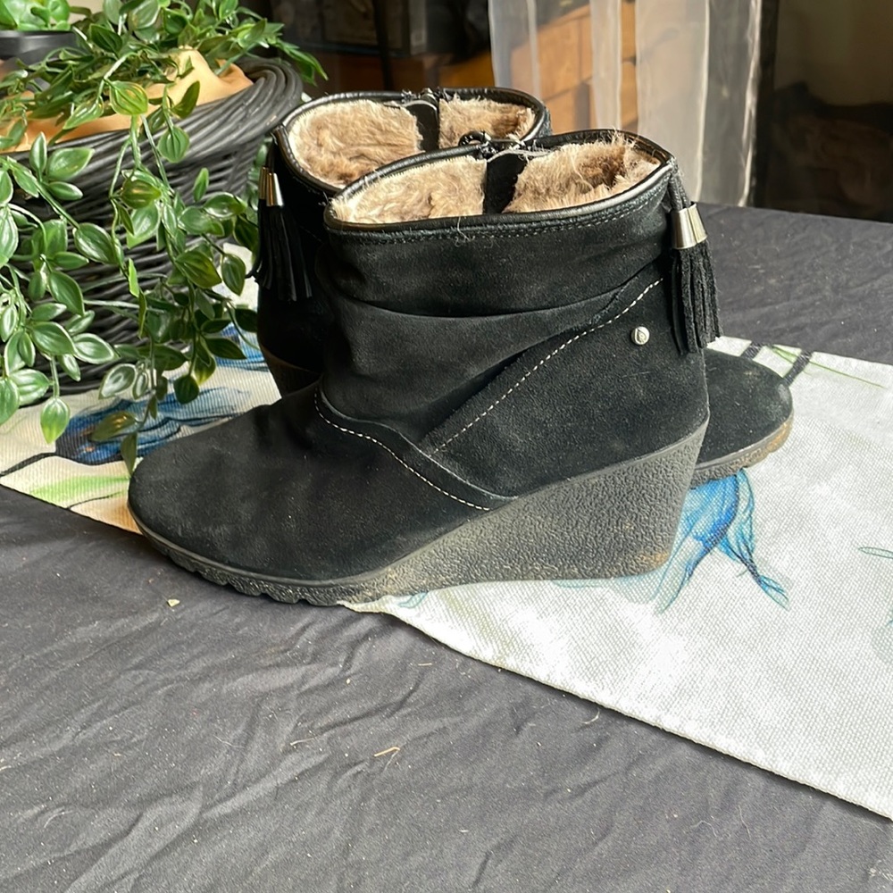 Size 10 ankle zip up